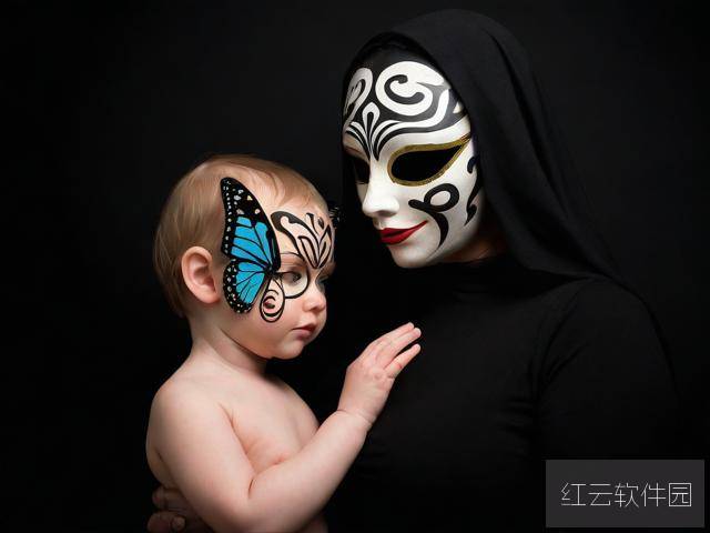 选了戴蝴蝶面具的妈妈—神秘作者笔下的母爱迷宫